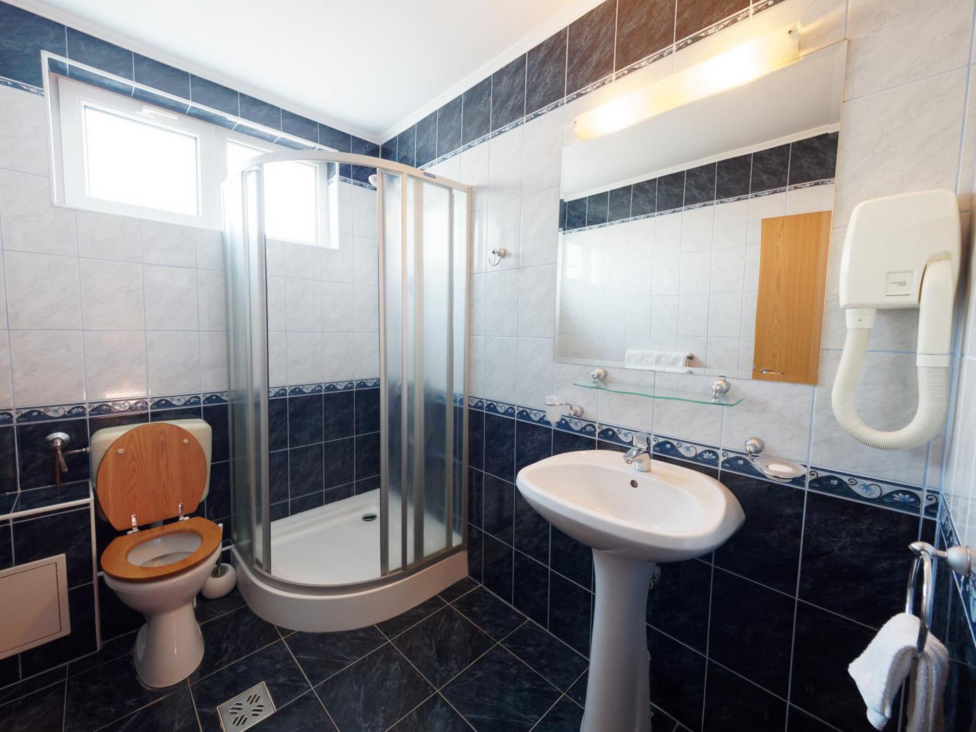 Hotel Oasis Braşov Esterno foto