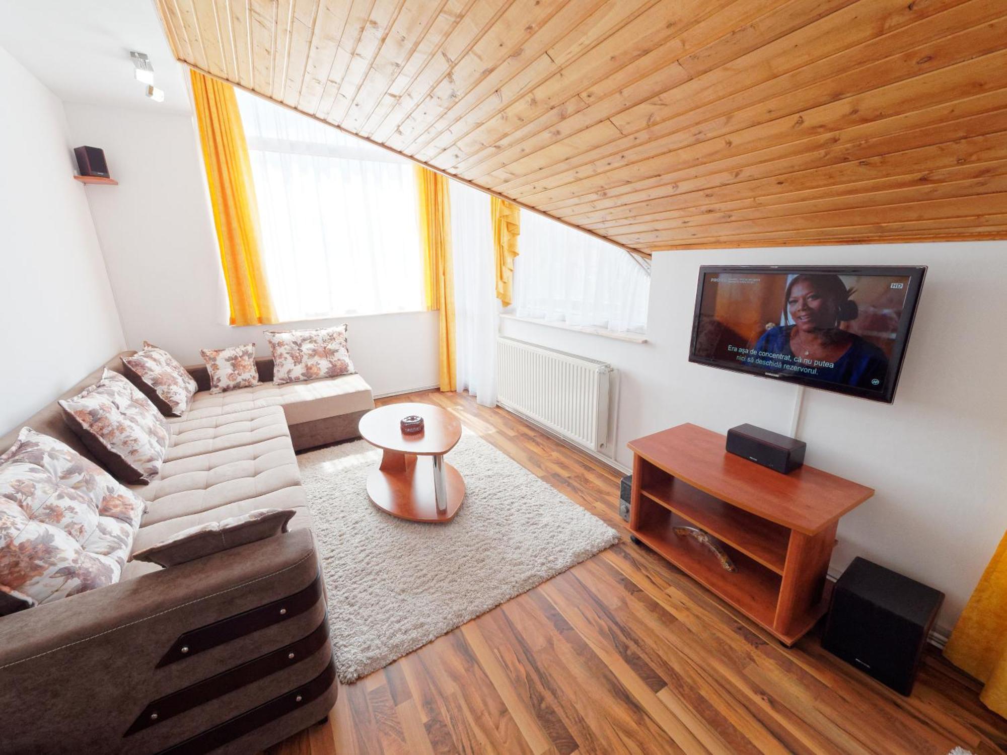 Hotel Oasis Braşov Esterno foto