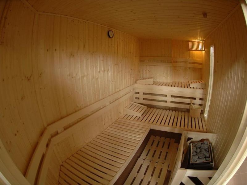 Hotel Oasis Braşov Esterno foto